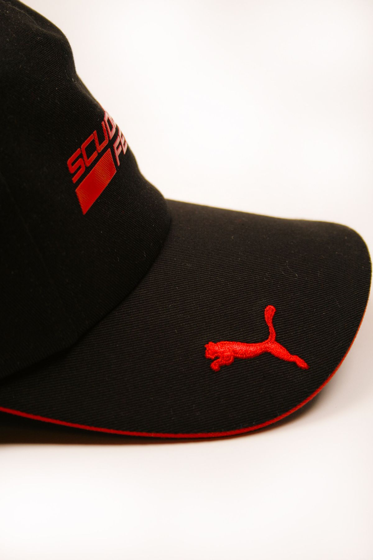 Спортна шапка с козирка в черен цвят от Puma | Secretzone.bg