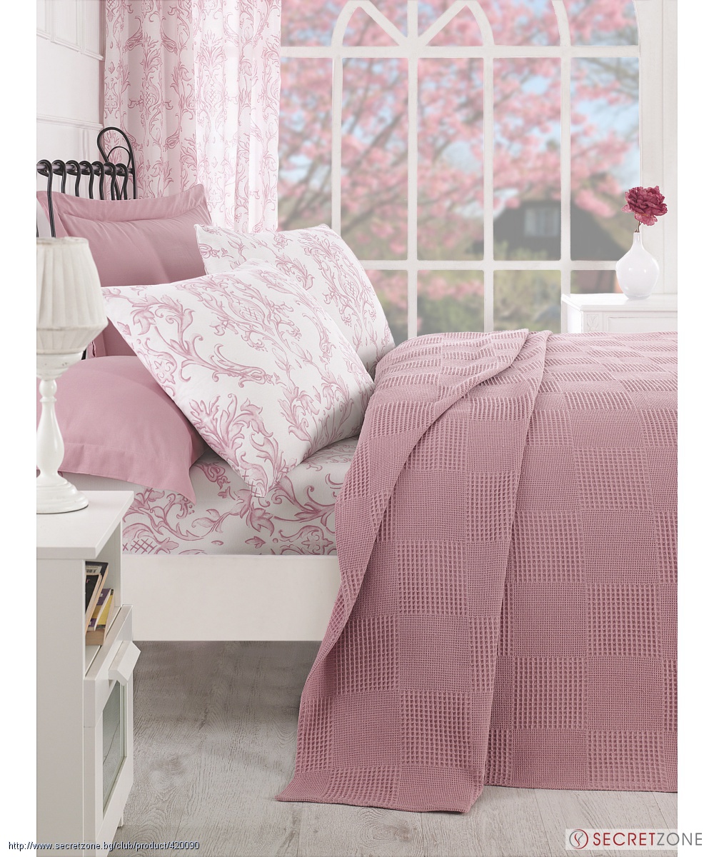 Комплект за спалня с кувертюра от Eponj Home в цвят пепел от рози |  Secretzone.bg